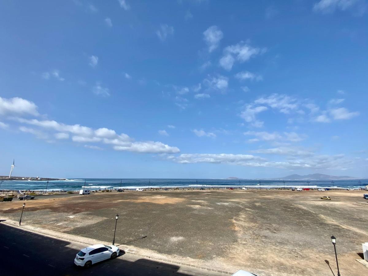 Modern Apartment With Sea Views In Corralejo Exterior foto
